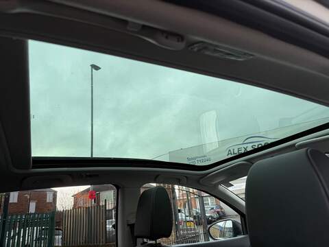 Nissan Qashqai 1.5 dCi 360 SUV 5dr Diesel Manual 2WD Euro 5 (110 ps) - U79453