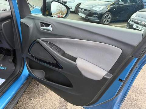 Vauxhall Crossland X 1.2 Sport Nav Premium SUV 5dr Petrol Manual Euro 6 (s/s) (83 ps) - U79455