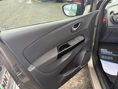 Renault Captur dCi Dynamique S Nav SUV 1.5 Automatic Diesel - U79456