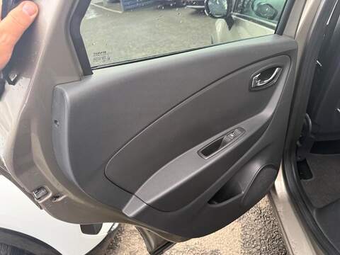 Renault Captur dCi Dynamique S Nav SUV 1.5 Automatic Diesel - U79456