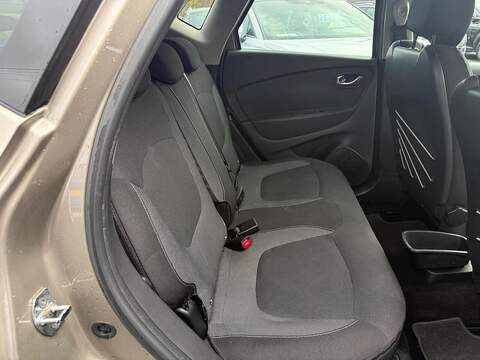 Renault Captur dCi Dynamique S Nav SUV 1.5 Automatic Diesel - U79456