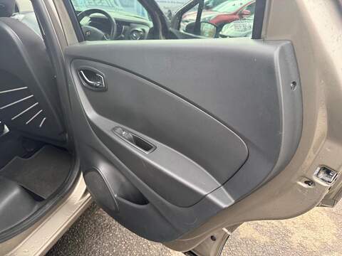 Renault Captur dCi Dynamique S Nav SUV 1.5 Automatic Diesel - U79456