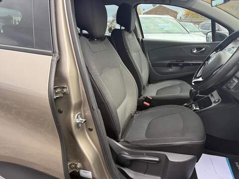 Renault Captur dCi Dynamique S Nav SUV 1.5 Automatic Diesel - U79456