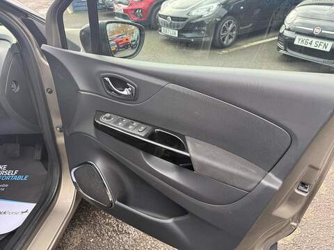 Renault Captur dCi Dynamique S Nav SUV 1.5 Automatic Diesel - U79456