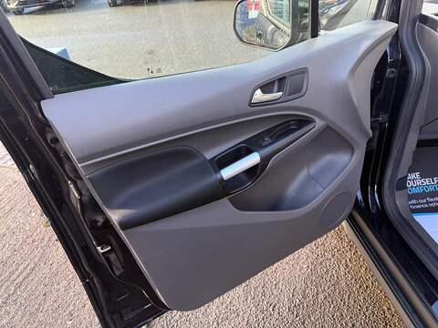 Ford Tourneo Connect 1.5 EcoBlue Titanium MPV 5dr Diesel Auto Euro 6 (s/s) (120 ps) - U79457