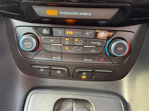 Ford Tourneo Connect 1.5 EcoBlue Titanium MPV 5dr Diesel Auto Euro 6 (s/s) (120 ps) - U79457