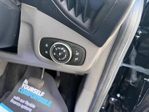 Ford Tourneo Connect 1.5 EcoBlue Titanium MPV 5dr Diesel Auto Euro 6 (s/s) (120 ps) - U79457