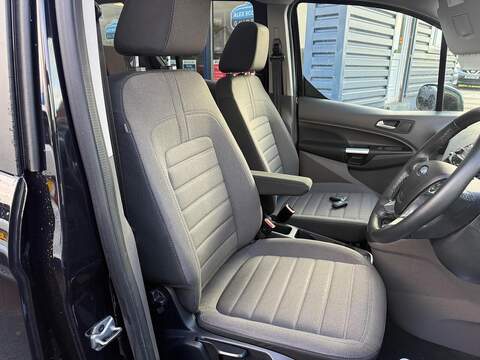 Ford Tourneo Connect 1.5 EcoBlue Titanium MPV 5dr Diesel Auto Euro 6 (s/s) (120 ps) - U79457