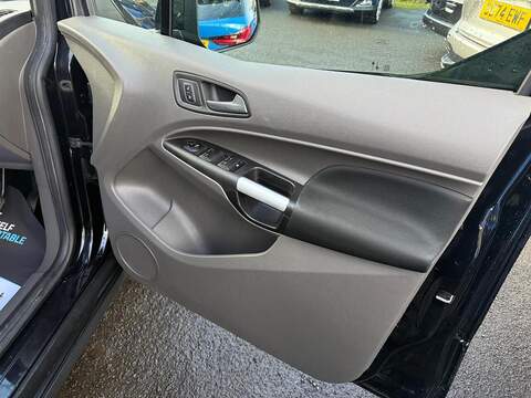 Ford Tourneo Connect 1.5 EcoBlue Titanium MPV 5dr Diesel Auto Euro 6 (s/s) (120 ps) - U79457