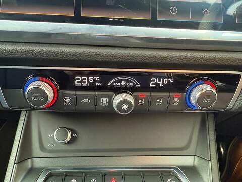 Audi Q3 1.5 TFSI CoD 35 Black Edition S Tronic Euro 6 (s/s) 5dr - U79458