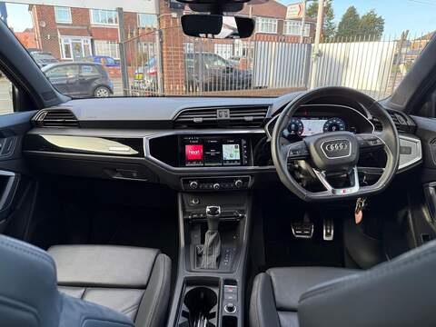 Audi Q3 1.5 TFSI CoD 35 Black Edition S Tronic Euro 6 (s/s) 5dr - U79458