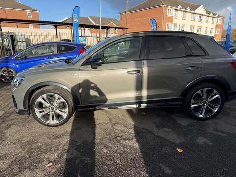 Audi Q3 1.5 TFSI CoD 35 Black Edition S Tronic Euro 6 (s/s) 5dr - U79458