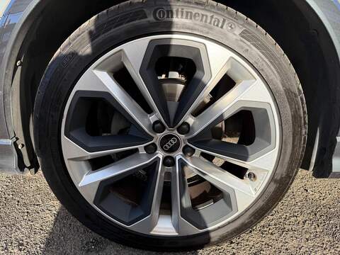 Audi Q3 1.5 TFSI CoD 35 Black Edition S Tronic Euro 6 (s/s) 5dr - U79458