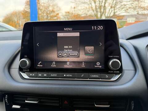 Nissan Qashqai 1.3 DIG-T MHEV Acenta Premium XTRON Euro 6 (s/s) 5dr - U79463