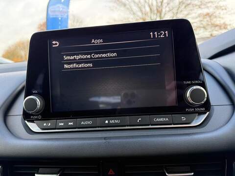 Nissan Qashqai 1.3 DIG-T MHEV Acenta Premium XTRON Euro 6 (s/s) 5dr - U79463