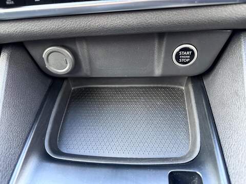 Nissan Qashqai 1.3 DIG-T MHEV Acenta Premium XTRON Euro 6 (s/s) 5dr - U79463