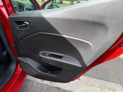Renault Clio 1.0 TCe Evolution Euro 6 (s/s) 5dr - U79470