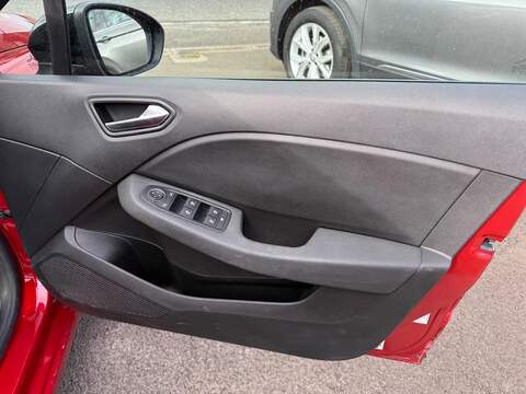 Renault Clio 1.0 TCe Evolution Euro 6 (s/s) 5dr - U79470