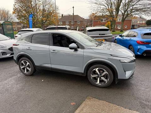 Nissan Qashqai 1.3 DIG-T MHEV N-Connecta XTRON Euro 6 (s/s) 5dr - U79473