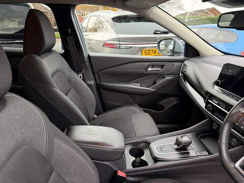 Nissan Qashqai 1.3 DIG-T MHEV N-Connecta XTRON Euro 6 (s/s) 5dr - U79473