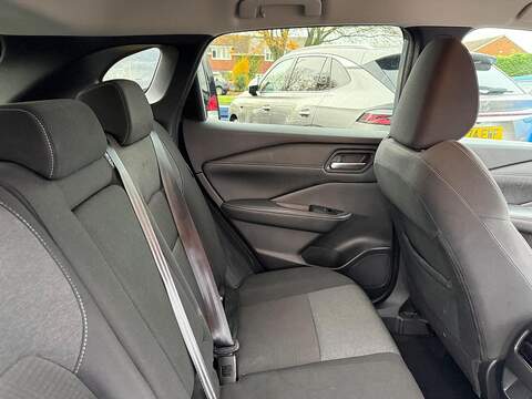 Nissan Qashqai 1.3 DIG-T MHEV N-Connecta XTRON Euro 6 (s/s) 5dr - U79473