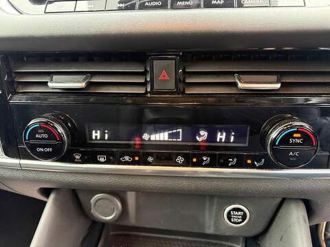 Nissan Qashqai 1.3 DIG-T MHEV N-Connecta XTRON Euro 6 (s/s) 5dr - U79473