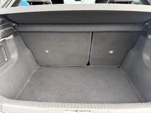 DS AUTOMOBILES DS 3 CROSSBACK E-TENSE 50kWh Bastille Crossback Auto 5dr - U79474