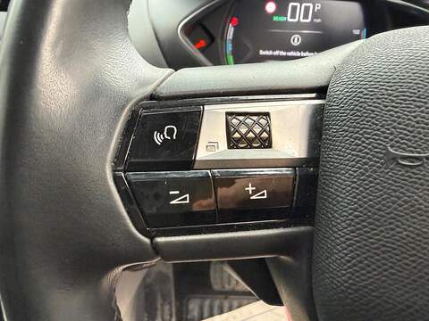 DS AUTOMOBILES DS 3 CROSSBACK E-TENSE 50kWh Bastille Crossback Auto 5dr - U79474