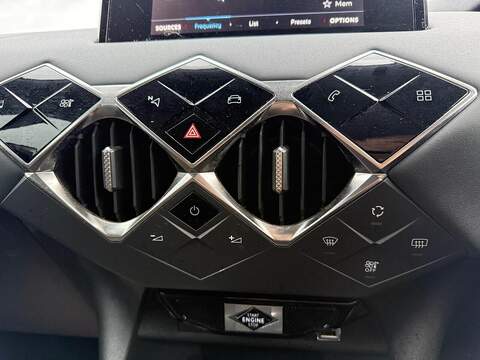 DS AUTOMOBILES DS 3 CROSSBACK E-TENSE 50kWh Bastille Crossback Auto 5dr - U79474