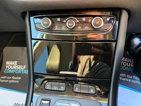 Vauxhall Grandland 1.5 Turbo D Ultimate Auto Euro 6 (s/s) 5dr - U79476