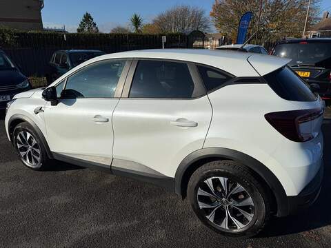 Renault Captur 1.6 E-TECH evolution Auto Euro 6 (s/s) 5dr - U79477