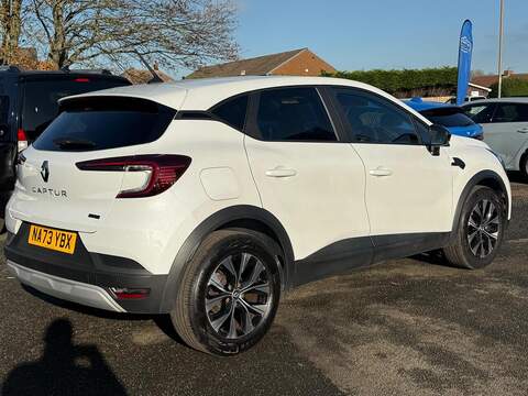Renault Captur 1.6 E-TECH evolution Auto Euro 6 (s/s) 5dr - U79477