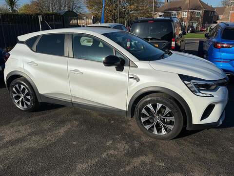 Renault Captur 1.6 E-TECH evolution Auto Euro 6 (s/s) 5dr - U79477