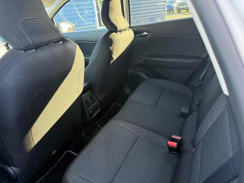 Renault Captur 1.6 E-TECH evolution Auto Euro 6 (s/s) 5dr - U79477