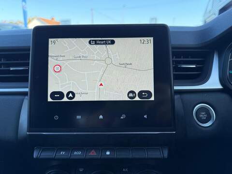 Renault Captur 1.6 E-TECH evolution Auto Euro 6 (s/s) 5dr - U79477