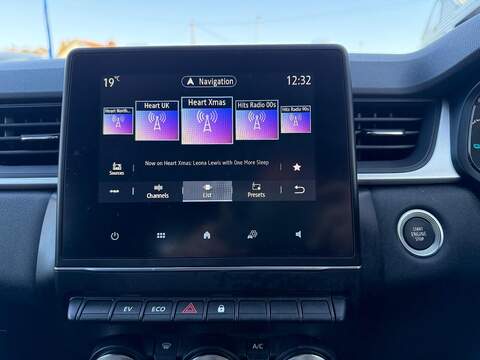 Renault Captur 1.6 E-TECH evolution Auto Euro 6 (s/s) 5dr - U79477