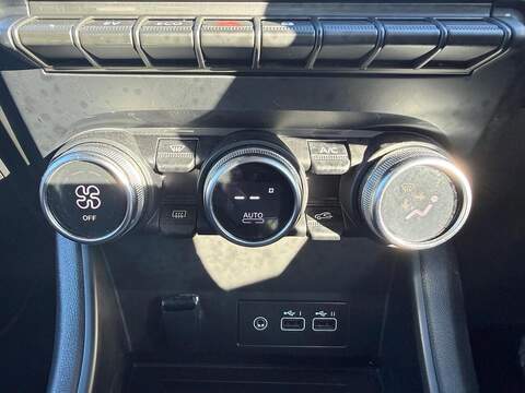 Renault Captur 1.6 E-TECH evolution Auto Euro 6 (s/s) 5dr - U79477