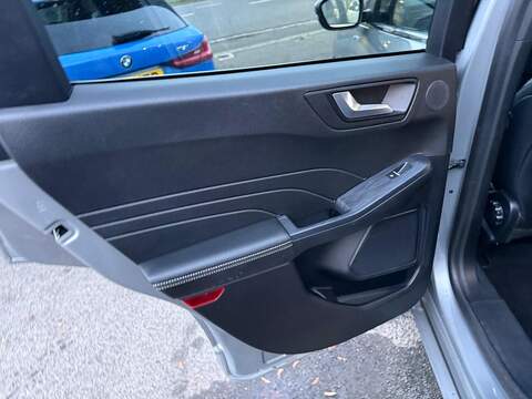 Ford Kuga 1.5T EcoBoost Vignale Euro 6 (s/s) 5dr - U79488