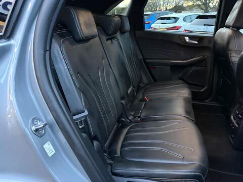 Ford Kuga 1.5T EcoBoost Vignale Euro 6 (s/s) 5dr - U79488