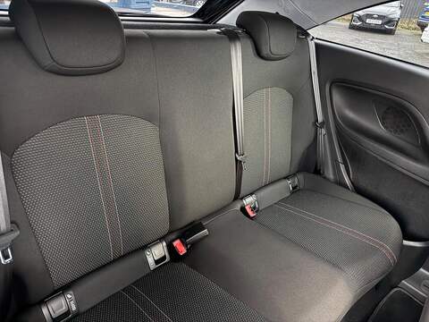 Vauxhall Corsa 1.4i ecoTEC SRi Nav Hatchback 3dr Petrol Manual Euro 6 (75 ps) - U79493