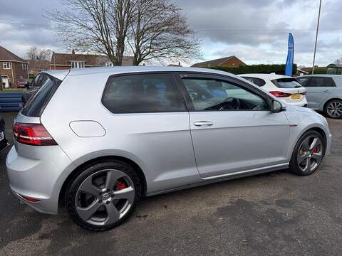 Volkswagen Golf 2.0 TSI BlueMotion Tech GTI Performance Hatchback 3dr Petrol Manual Euro 6 (s/s) (230 ps) - U79500