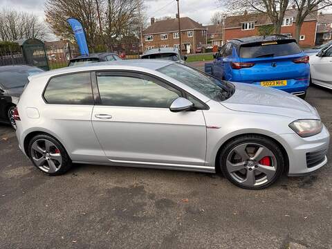 Volkswagen Golf 2.0 TSI BlueMotion Tech GTI Performance Hatchback 3dr Petrol Manual Euro 6 (s/s) (230 ps) - U79500