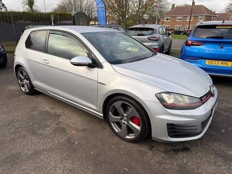 Volkswagen Golf 2.0 TSI BlueMotion Tech GTI Performance Hatchback 3dr Petrol Manual Euro 6 (s/s) (230 ps) - U79500