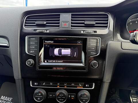 Volkswagen Golf 2.0 TSI BlueMotion Tech GTI Performance Hatchback 3dr Petrol Manual Euro 6 (s/s) (230 ps) - U79500