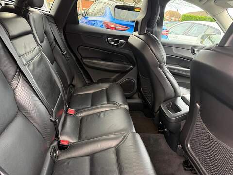 Volvo XC60 2.0 T5 Inscription Pro Auto AWD Euro 6 (s/s) 5dr - U79519