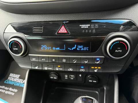 Hyundai TUCSON 1.6 T-GDi Premium SUV 5dr Petrol DCT Euro 6 (s/s) (177 ps) - U79527