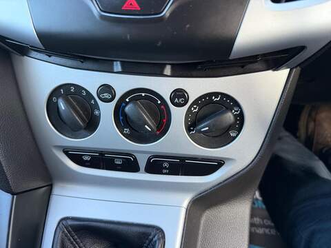 Ford Focus 1.6 TDCi Zetec S Hatchback 5dr Diesel Manual Euro 5 (s/s) (115 ps) - U79531