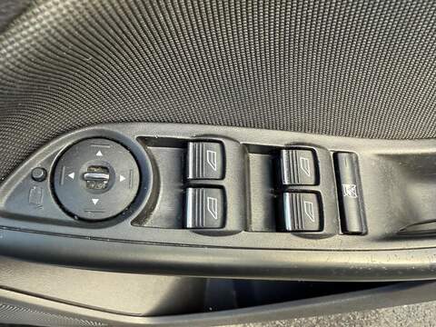 Ford Focus 1.6 TDCi Zetec S Hatchback 5dr Diesel Manual Euro 5 (s/s) (115 ps) - U79531