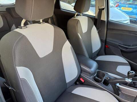 Ford Focus 1.6 TDCi Zetec S Hatchback 5dr Diesel Manual Euro 5 (s/s) (115 ps) - U79531