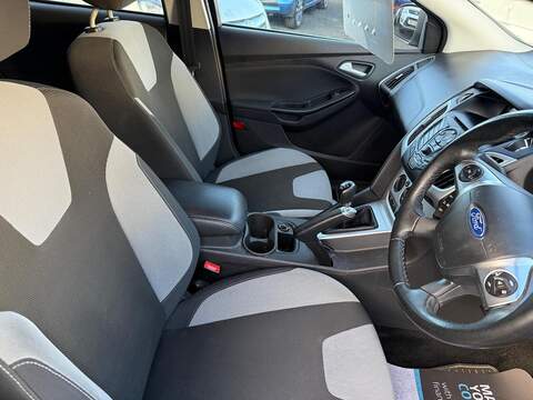 Ford Focus 1.6 TDCi Zetec S Hatchback 5dr Diesel Manual Euro 5 (s/s) (115 ps) - U79531